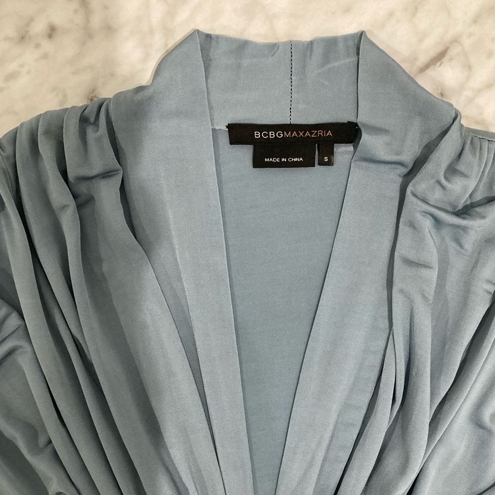BCBG Maxazria ladies short sleeve dressy silky blouse ruched v neck sky blue S - Picture 10 of 13